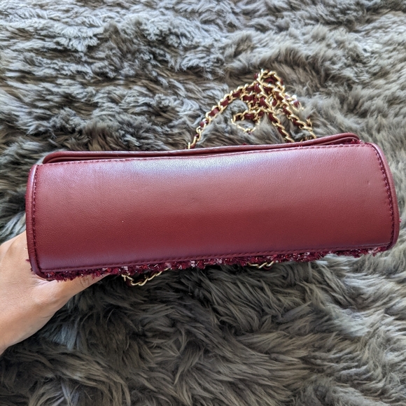 Tory Burch Crossbody Handbag. - Picture 4 of 15